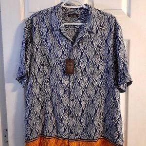Men’s size large button down short sleeve.
